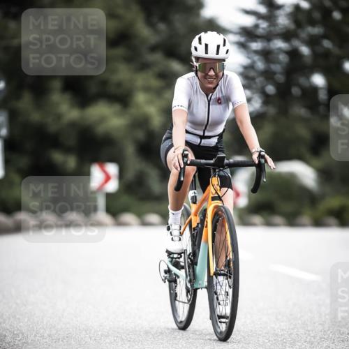 21.06.2026 - 29. Vierlanden-Triathlon H.Heesch http://msf.ph/oto/9888051 21.06.2026 12:13:18 Radfahren 840 meine-sportfotos.de