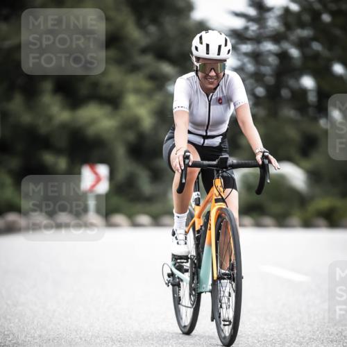 21.06.2026 - 29. Vierlanden-Triathlon H.Heesch http://msf.ph/oto/9888053 21.06.2026 12:13:18 Radfahren 840 meine-sportfotos.de