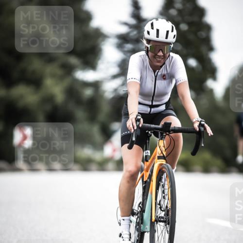 21.06.2026 - 29. Vierlanden-Triathlon H.Heesch http://msf.ph/oto/9888060 21.06.2026 12:13:18 Radfahren 840 meine-sportfotos.de