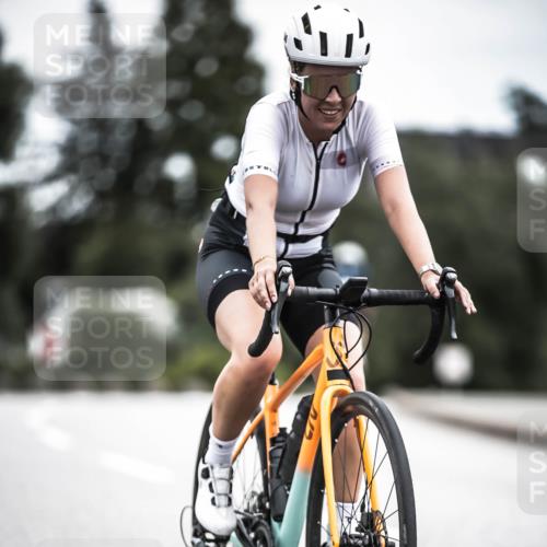 21.06.2026 - 29. Vierlanden-Triathlon H.Heesch http://msf.ph/oto/9888068 21.06.2026 12:13:18 Radfahren 840 meine-sportfotos.de