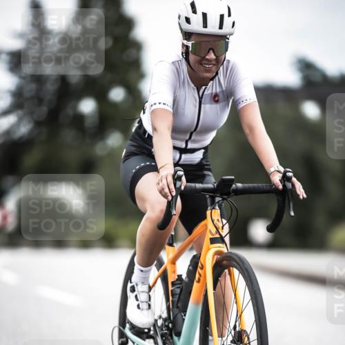 21.06.2026 - 29. Vierlanden-Triathlon H.Heesch http://msf.ph/oto/9888069 21.06.2026 12:13:19 Radfahren 840 meine-sportfotos.de
