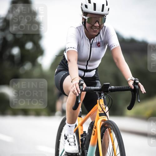 21.06.2026 - 29. Vierlanden-Triathlon H.Heesch http://msf.ph/oto/9888072 21.06.2026 12:13:19 Radfahren 840 meine-sportfotos.de