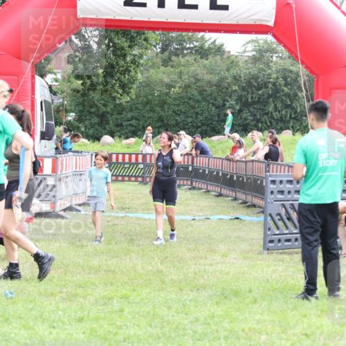 21.06.2026 - 29. Vierlanden-Triathlon Andreas Tolksdorf http://msf.ph/oto/9888073 21.06.2026 11:40:01 Ziel 568, 568 meine-sportfotos.de