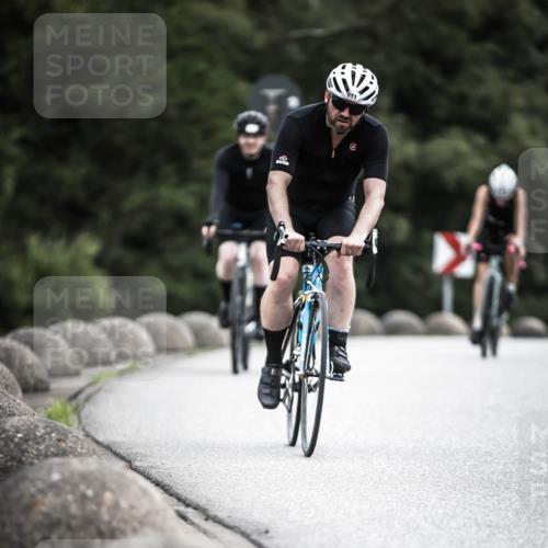 21.06.2026 - 29. Vierlanden-Triathlon H.Heesch http://msf.ph/oto/9888080 21.06.2026 12:14:04 Radfahren 651, 741, 890 meine-sportfotos.de