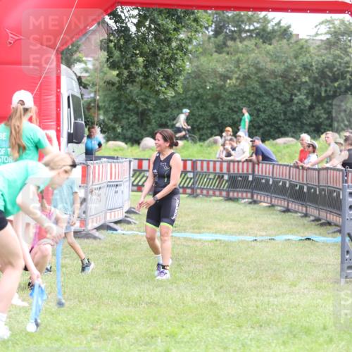 21.06.2026 - 29. Vierlanden-Triathlon Andreas Tolksdorf http://msf.ph/oto/9888082 21.06.2026 11:40:03 Ziel  meine-sportfotos.de