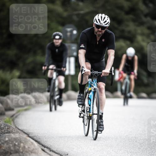 21.06.2026 - 29. Vierlanden-Triathlon H.Heesch http://msf.ph/oto/9888087 21.06.2026 12:14:04 Radfahren 651, 741, 890 meine-sportfotos.de