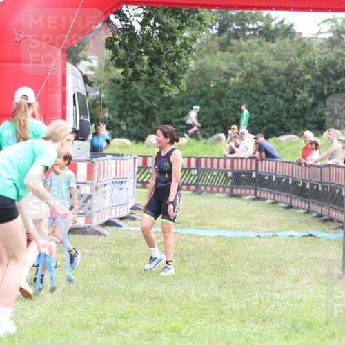 21.06.2026 - 29. Vierlanden-Triathlon Andreas Tolksdorf http://msf.ph/oto/9888088 21.06.2026 11:40:03 Ziel  meine-sportfotos.de