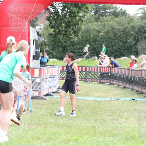 21.06.2026 - 29. Vierlanden-Triathlon Andreas Tolksdorf http://msf.ph/oto/9888095 21.06.2026 11:40:03 Ziel  meine-sportfotos.de