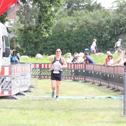 21.06.2026 - 29. Vierlanden-Triathlon Andreas Tolksdorf http://msf.ph/oto/9888100 21.06.2026 11:40:22 Ziel 522, 522 meine-sportfotos.de