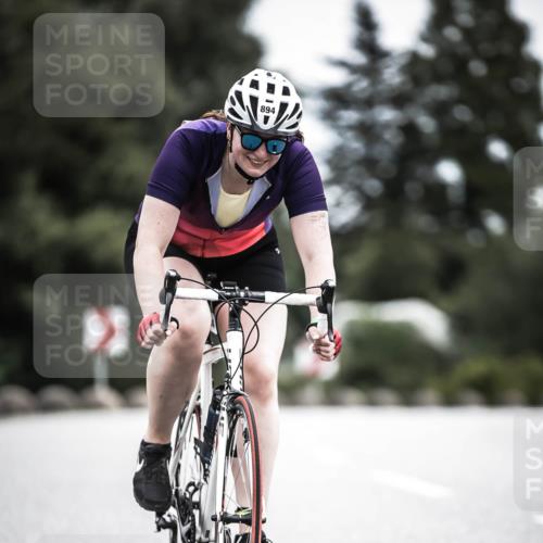 21.06.2026 - 29. Vierlanden-Triathlon H.Heesch http://msf.ph/oto/9888138 21.06.2026 12:14:36 Radfahren 713, 894 meine-sportfotos.de