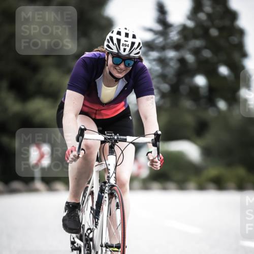 21.06.2026 - 29. Vierlanden-Triathlon H.Heesch http://msf.ph/oto/9888140 21.06.2026 12:14:36 Radfahren 713, 894 meine-sportfotos.de