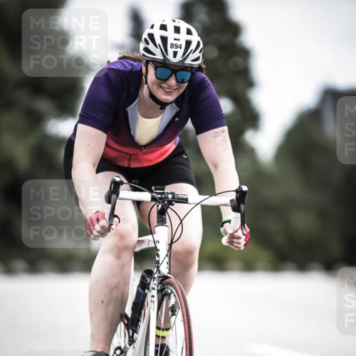 21.06.2026 - 29. Vierlanden-Triathlon H.Heesch http://msf.ph/oto/9888148 21.06.2026 12:14:36 Radfahren 713, 894 meine-sportfotos.de