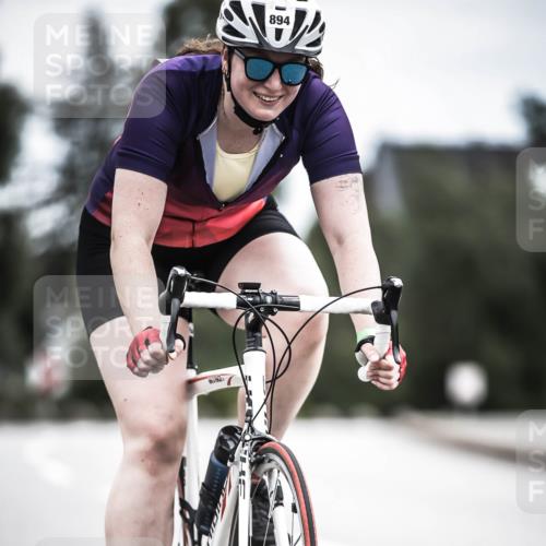 21.06.2026 - 29. Vierlanden-Triathlon H.Heesch http://msf.ph/oto/9888154 21.06.2026 12:14:37 Radfahren 713, 894 meine-sportfotos.de