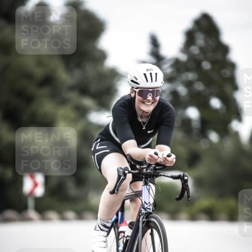 21.06.2026 - 29. Vierlanden-Triathlon H.Heesch http://msf.ph/oto/9888157 21.06.2026 12:15:06 Radfahren 736, 831 meine-sportfotos.de