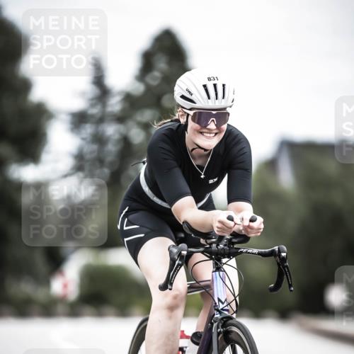 21.06.2026 - 29. Vierlanden-Triathlon H.Heesch http://msf.ph/oto/9888165 21.06.2026 12:15:06 Radfahren 736, 831 meine-sportfotos.de