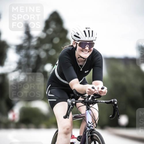 21.06.2026 - 29. Vierlanden-Triathlon H.Heesch http://msf.ph/oto/9888167 21.06.2026 12:15:06 Radfahren 736, 831 meine-sportfotos.de