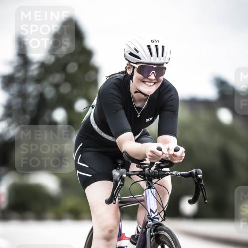 21.06.2026 - 29. Vierlanden-Triathlon H.Heesch http://msf.ph/oto/9888168 21.06.2026 12:15:06 Radfahren 736, 831 meine-sportfotos.de
