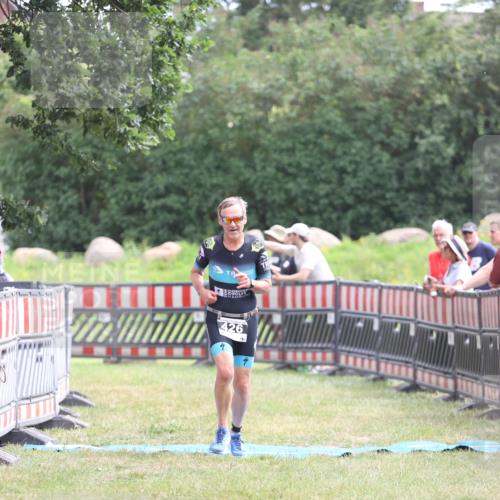 21.06.2026 - 29. Vierlanden-Triathlon Andreas Tolksdorf http://msf.ph/oto/9888188 21.06.2026 11:41:19 Ziel 426, 426 meine-sportfotos.de