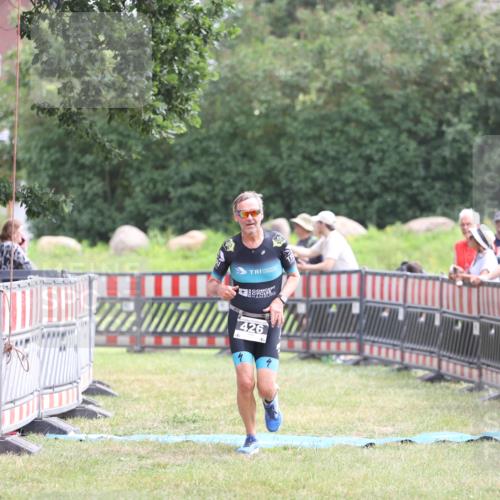 21.06.2026 - 29. Vierlanden-Triathlon Andreas Tolksdorf http://msf.ph/oto/9888203 21.06.2026 11:41:19 Ziel 426, 426 meine-sportfotos.de