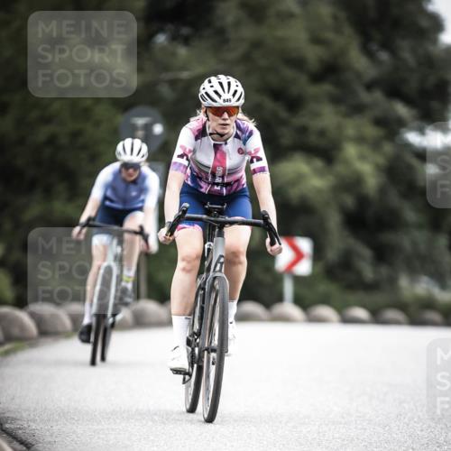 21.06.2026 - 29. Vierlanden-Triathlon H.Heesch http://msf.ph/oto/9888204 21.06.2026 12:15:32 Radfahren 842, 849, 874 meine-sportfotos.de