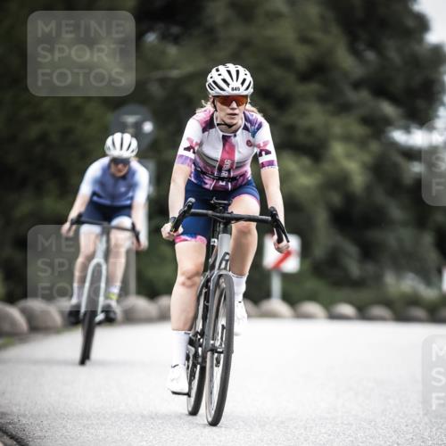 21.06.2026 - 29. Vierlanden-Triathlon H.Heesch http://msf.ph/oto/9888207 21.06.2026 12:15:32 Radfahren 842, 849, 874 meine-sportfotos.de