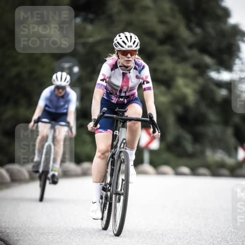 21.06.2026 - 29. Vierlanden-Triathlon H.Heesch http://msf.ph/oto/9888208 21.06.2026 12:15:32 Radfahren 842, 849, 874 meine-sportfotos.de