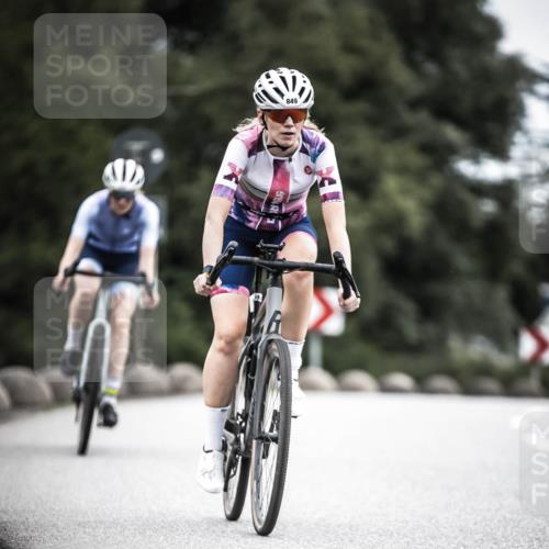21.06.2026 - 29. Vierlanden-Triathlon H.Heesch http://msf.ph/oto/9888210 21.06.2026 12:15:32 Radfahren 842, 849, 874 meine-sportfotos.de