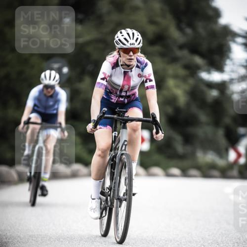 21.06.2026 - 29. Vierlanden-Triathlon H.Heesch http://msf.ph/oto/9888211 21.06.2026 12:15:32 Radfahren 842, 849, 874 meine-sportfotos.de