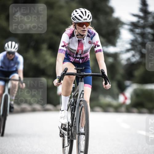 21.06.2026 - 29. Vierlanden-Triathlon H.Heesch http://msf.ph/oto/9888220 21.06.2026 12:15:32 Radfahren 842, 849, 874 meine-sportfotos.de