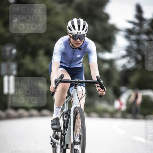 21.06.2026 - 29. Vierlanden-Triathlon H.Heesch http://msf.ph/oto/9888227 21.06.2026 12:15:33 Radfahren 842, 849, 874 meine-sportfotos.de