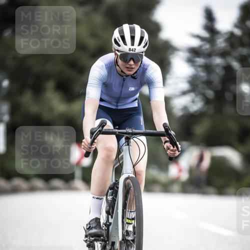 21.06.2026 - 29. Vierlanden-Triathlon H.Heesch http://msf.ph/oto/9888230 21.06.2026 12:15:34 Radfahren 842, 849, 874 meine-sportfotos.de