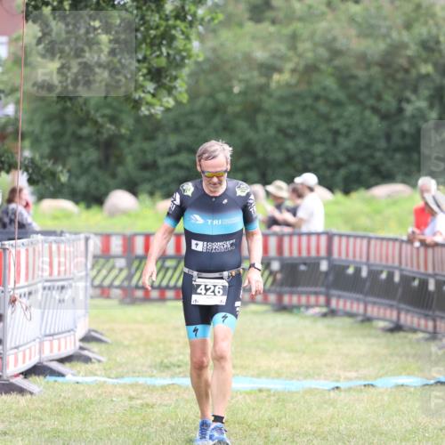 21.06.2026 - 29. Vierlanden-Triathlon Andreas Tolksdorf http://msf.ph/oto/9888231 21.06.2026 11:41:21 Ziel 426, 426 meine-sportfotos.de