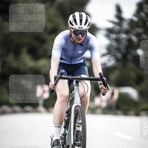 21.06.2026 - 29. Vierlanden-Triathlon H.Heesch http://msf.ph/oto/9888232 21.06.2026 12:15:34 Radfahren 842, 849, 874 meine-sportfotos.de