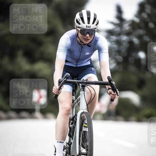21.06.2026 - 29. Vierlanden-Triathlon H.Heesch http://msf.ph/oto/9888233 21.06.2026 12:15:34 Radfahren 842, 849, 874 meine-sportfotos.de