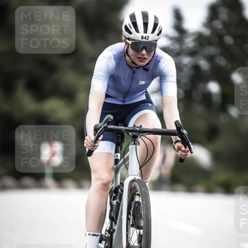 21.06.2026 - 29. Vierlanden-Triathlon H.Heesch http://msf.ph/oto/9888235 21.06.2026 12:15:34 Radfahren 842, 849, 874 meine-sportfotos.de