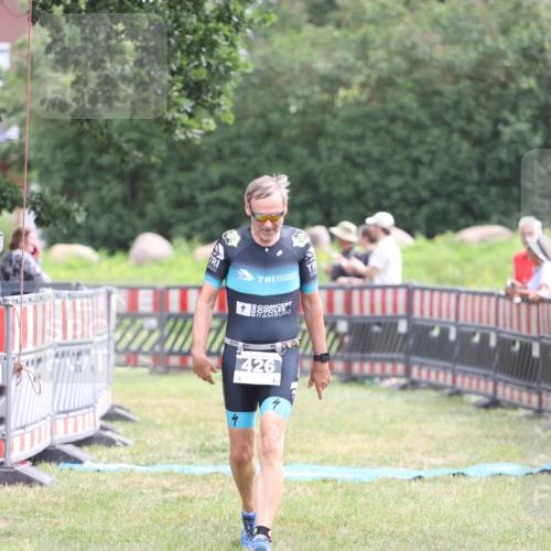 21.06.2026 - 29. Vierlanden-Triathlon Andreas Tolksdorf http://msf.ph/oto/9888237 21.06.2026 11:41:21 Ziel 426, 426 meine-sportfotos.de