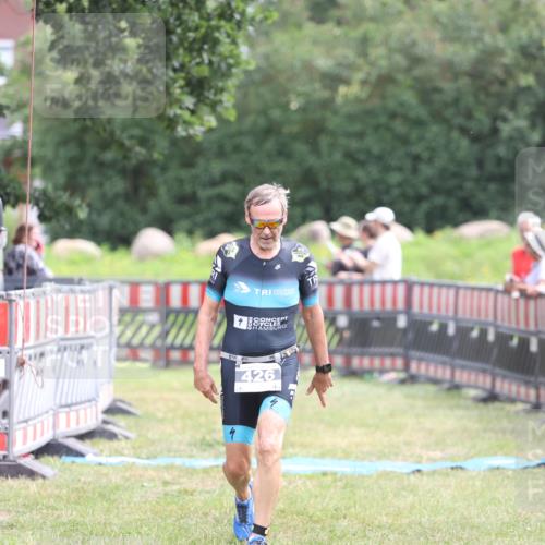 21.06.2026 - 29. Vierlanden-Triathlon Andreas Tolksdorf http://msf.ph/oto/9888239 21.06.2026 11:41:21 Ziel 426, 426 meine-sportfotos.de