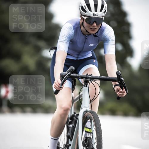 21.06.2026 - 29. Vierlanden-Triathlon H.Heesch http://msf.ph/oto/9888240 21.06.2026 12:15:34 Radfahren 842, 849, 874 meine-sportfotos.de