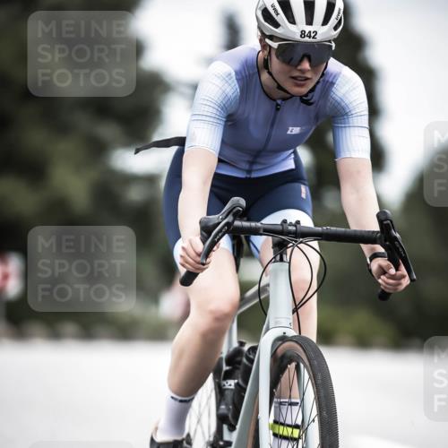 21.06.2026 - 29. Vierlanden-Triathlon H.Heesch http://msf.ph/oto/9888241 21.06.2026 12:15:34 Radfahren 842, 849, 874 meine-sportfotos.de