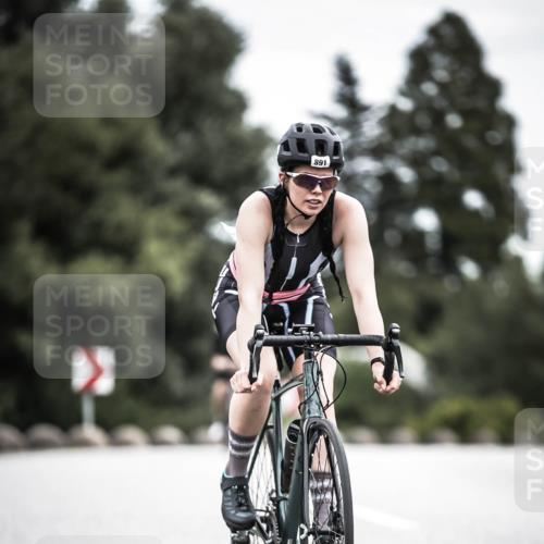 21.06.2026 - 29. Vierlanden-Triathlon H.Heesch http://msf.ph/oto/9888250 21.06.2026 12:15:41 Radfahren 891, 930 meine-sportfotos.de