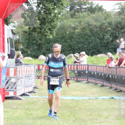 21.06.2026 - 29. Vierlanden-Triathlon Andreas Tolksdorf http://msf.ph/oto/9888253 21.06.2026 11:41:22 Ziel 426, 557, 426, 557 meine-sportfotos.de