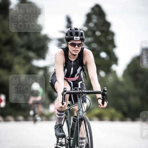 21.06.2026 - 29. Vierlanden-Triathlon H.Heesch http://msf.ph/oto/9888255 21.06.2026 12:15:41 Radfahren 891, 930 meine-sportfotos.de