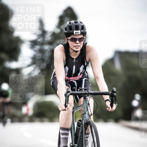 21.06.2026 - 29. Vierlanden-Triathlon H.Heesch http://msf.ph/oto/9888262 21.06.2026 12:15:41 Radfahren 891, 930 meine-sportfotos.de
