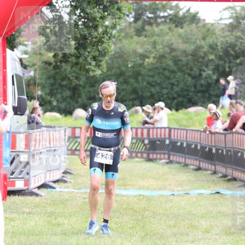 21.06.2026 - 29. Vierlanden-Triathlon Andreas Tolksdorf http://msf.ph/oto/9888264 21.06.2026 11:41:22 Ziel 426, 557, 426, 557 meine-sportfotos.de