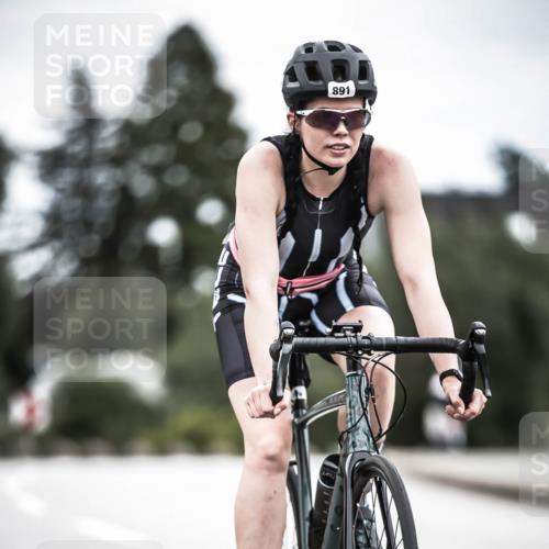 21.06.2026 - 29. Vierlanden-Triathlon H.Heesch http://msf.ph/oto/9888266 21.06.2026 12:15:42 Radfahren 891, 930 meine-sportfotos.de