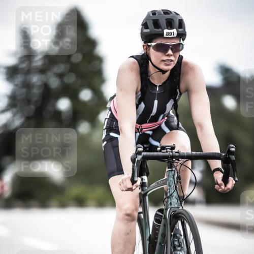 21.06.2026 - 29. Vierlanden-Triathlon H.Heesch http://msf.ph/oto/9888268 21.06.2026 12:15:42 Radfahren 891, 930 meine-sportfotos.de
