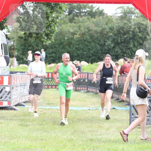 21.06.2026 - 29. Vierlanden-Triathlon Andreas Tolksdorf http://msf.ph/oto/9888309 21.06.2026 11:41:48 Ziel 205, 563, 590, 205, 563, 590 meine-sportfotos.de