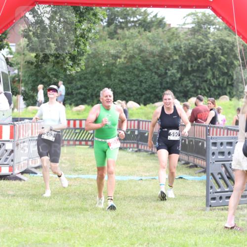 21.06.2026 - 29. Vierlanden-Triathlon Andreas Tolksdorf http://msf.ph/oto/9888319 21.06.2026 11:41:48 Ziel 205, 563, 590, 205, 563, 590 meine-sportfotos.de