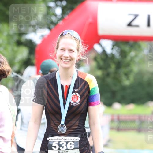 21.06.2026 - 29. Vierlanden-Triathlon Andreas Tolksdorf http://msf.ph/oto/9888350 21.06.2026 11:42:01 Ziel 478, 583, 478, 583 meine-sportfotos.de