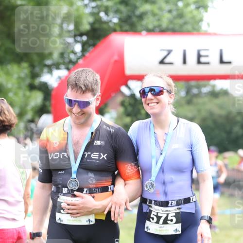 21.06.2026 - 29. Vierlanden-Triathlon Andreas Tolksdorf http://msf.ph/oto/9888356 21.06.2026 11:42:26 Ziel 484, 570, 579, 484, 570, 579 meine-sportfotos.de